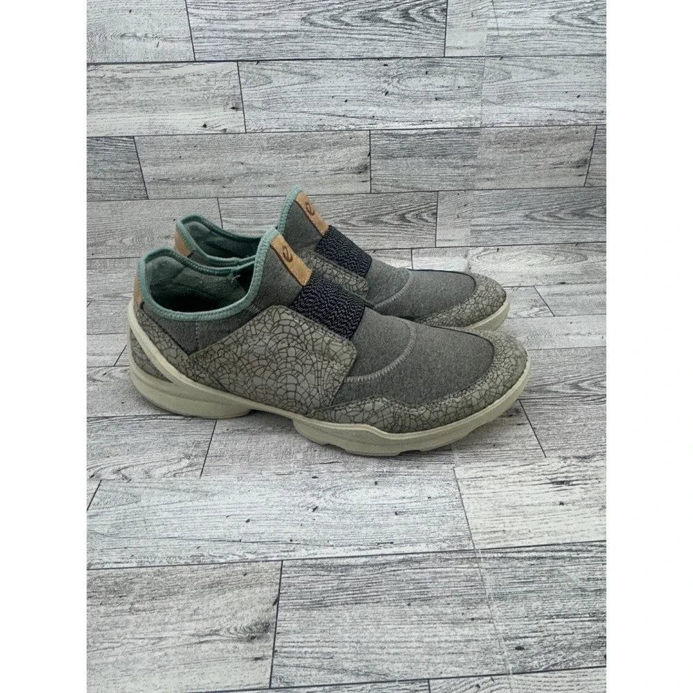 ECCO Biom Women Grey Sage Green Slip On Sneakers Crackle Pattern Sz 38 EU 7.5 US